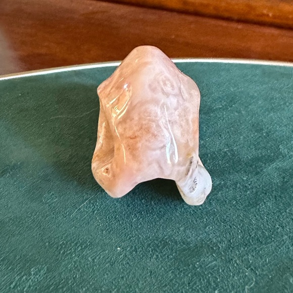 Raven skull Flower Agate carving - Picture 4 of 6